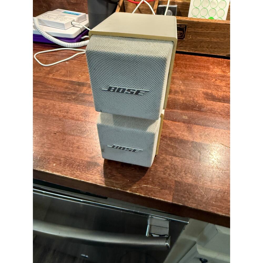 Bose AM5 Acoustimass Swiveling Cube Speaker – White - tested and works
